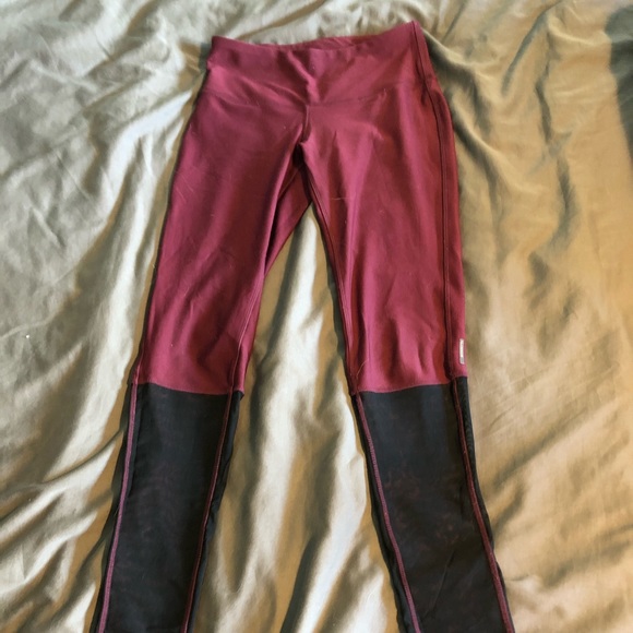 Size XS red and black mesh athletic leggings. - Picture 4 of 5